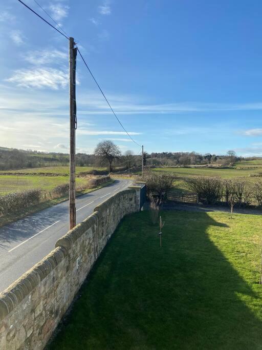 Peaceful Shepherd'S Hut In Beautiful Countryside. Linlithgow Extérieur photo